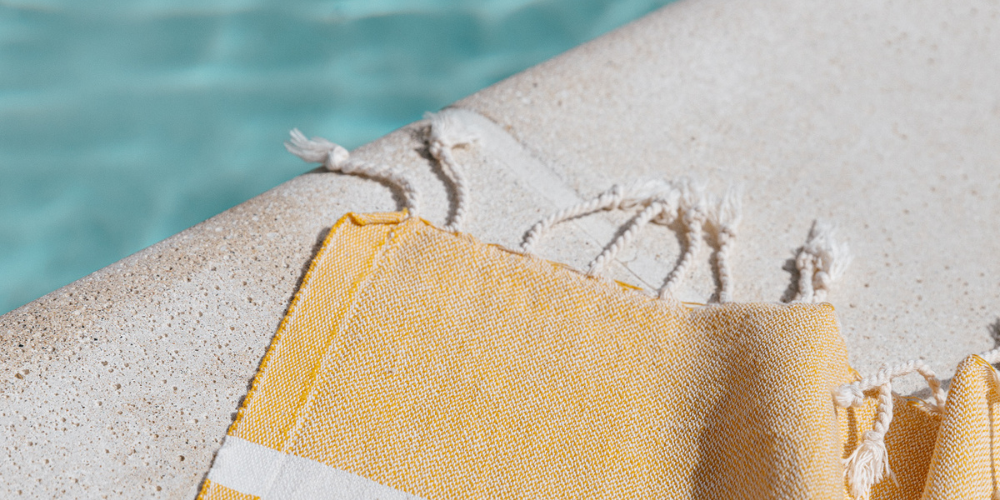 How to keep your skin healthy and glowing while travelling